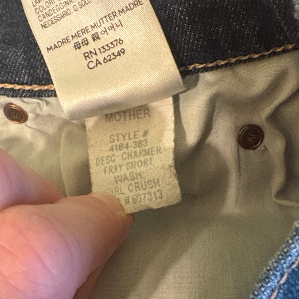 Dark Wash Denim Women's Cutoff Shorts. Mother the charmer fray short. 27 euc - Picture 7 of 12